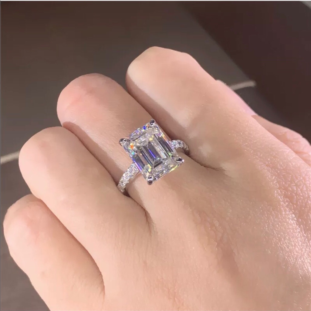 925 Stamped Sterling Silver Simulated Diamond Ring 35$